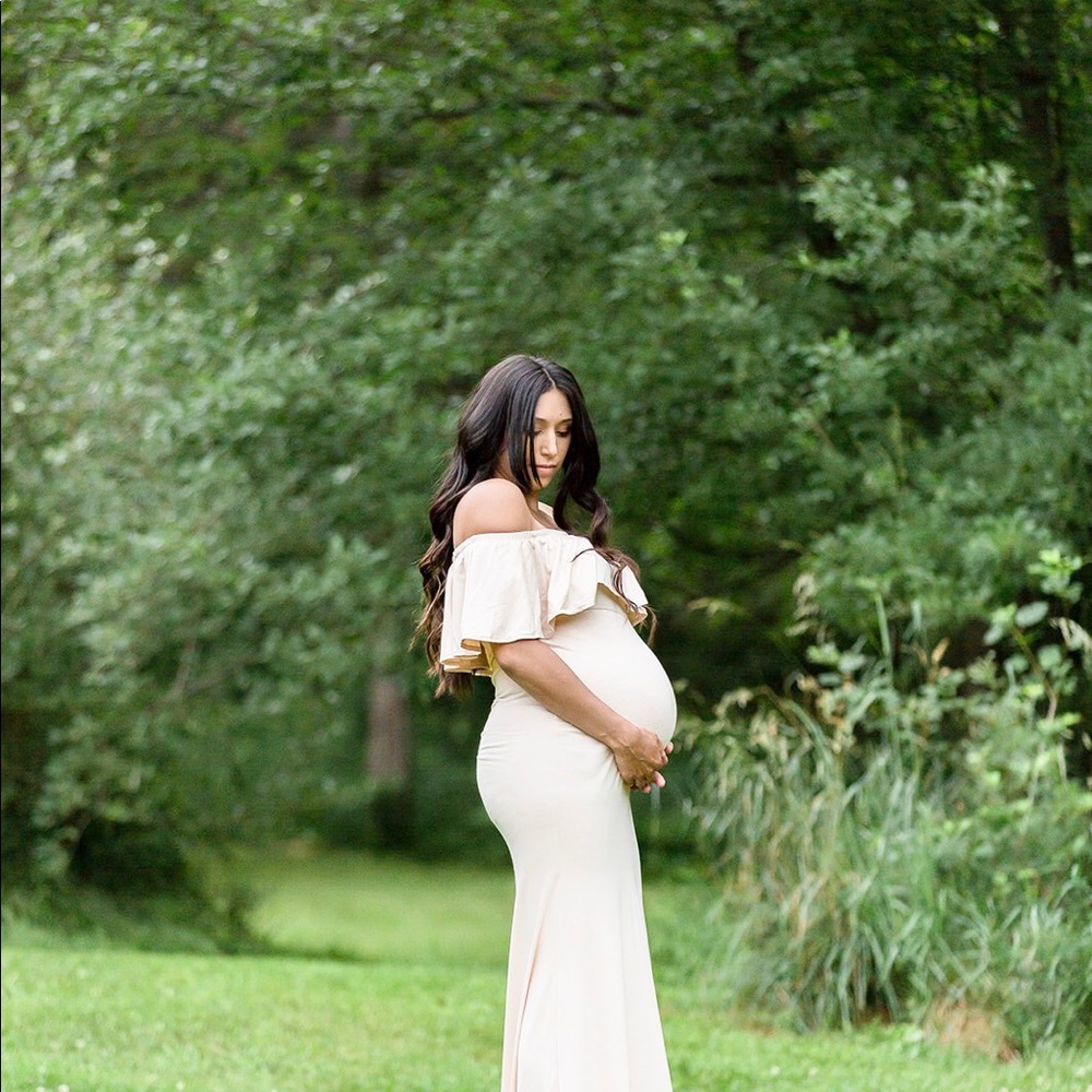 Maternity photoshoot dress